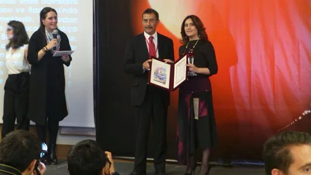 İki azərbaycanlı Qızıl alma mükafatına layiq görülüb