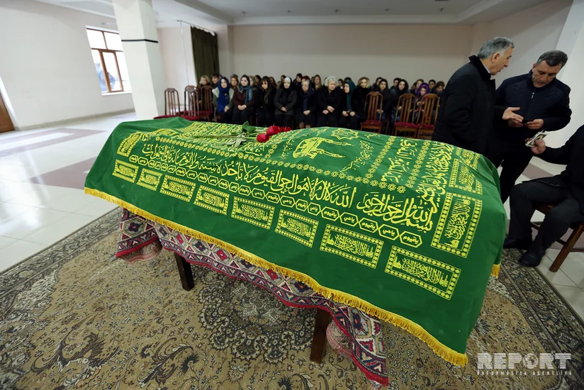 Təzəpir məscidində Abbas Ələsgərovla vida mərasimi keçirilir - FOTO