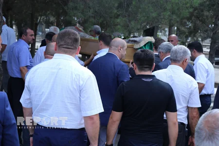 Akademik Ağamusa Axundov II Fəxri xiyabanda dəfn olunub