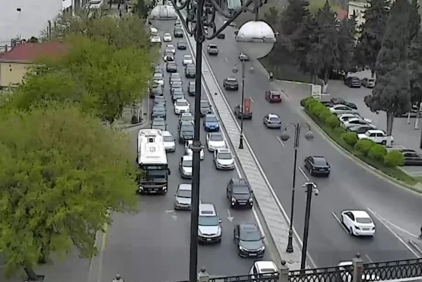 Bakının bir sıra yollarında tıxac var - SİYAHI