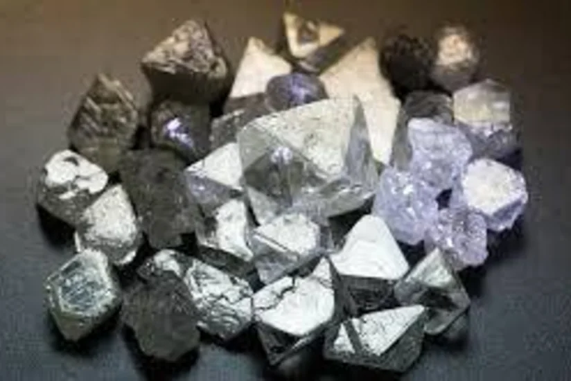 Продажи на алмазном рынке упали