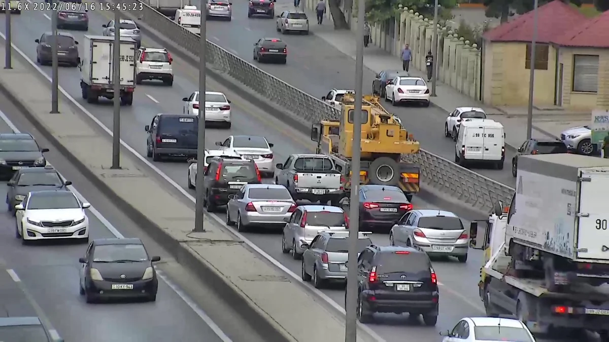 Bakıda bəzi yollarda sıxlıq yaranıb