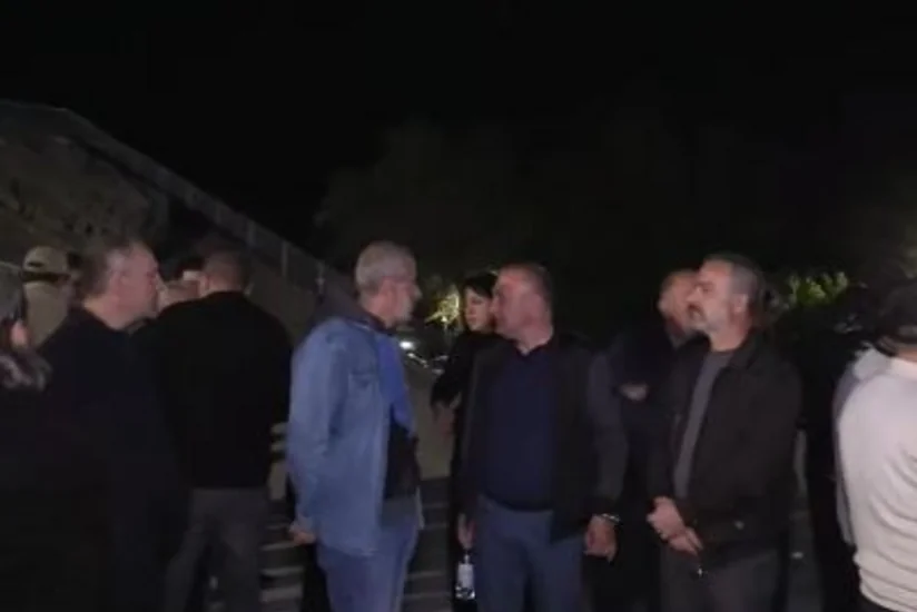 Родители уничтоженных армянских солдат собрались в пантеоне, чтобы воспрепятствовать визиту Пашиняна