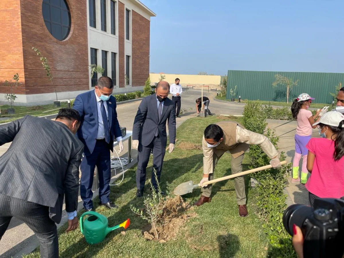 Baku hosts tree planting event to celebrate 75th Independence Day of India