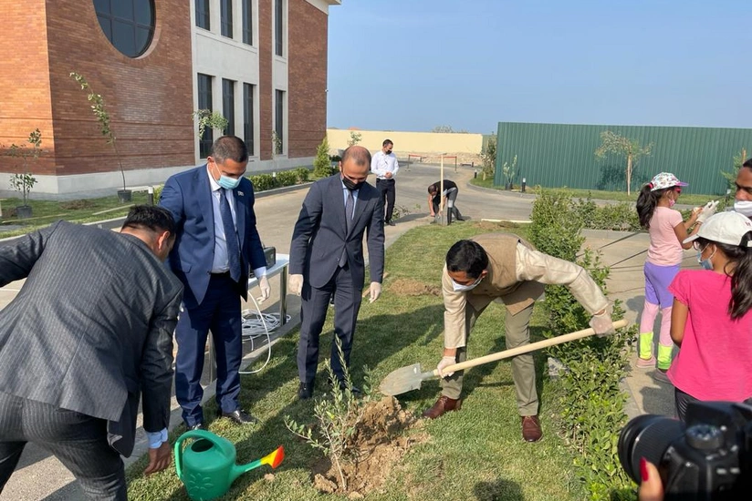 Baku hosts tree planting event to celebrate 75th Independence Day of India