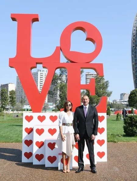 Prezident İlham Əliyev Xətai rayonunda salınan idman-əyləncə park kompleksinin açılışında iştirak edib - YENİLƏNİB