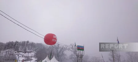 Активисты на дороге Ханкенди-Лачын развесили воздушный шар с призывом защитить природу