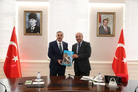 Azərbaycan səfiri İzmirin vali yardımçısı ilə təhsil sahəsində əməkdaşlığı müzakirə edib