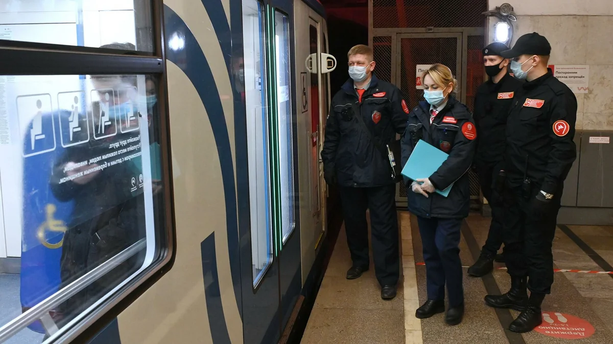 В Москве усилят контроль за ношением масок и перчаток