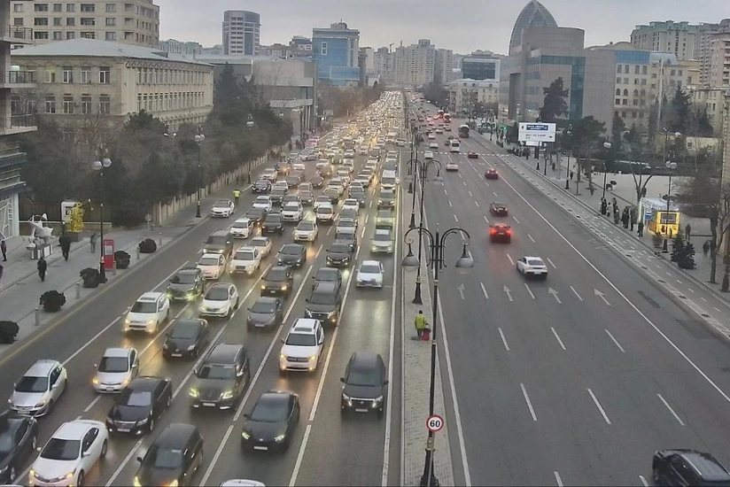 Bakının bir sıra yollarında tıxac müşahidə olunur