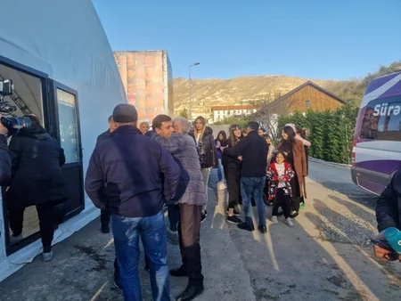 Növbəti köç karvanı Laçına çatıb, mənzillərin açarları təqdim olunub - YENİLƏNİB-2