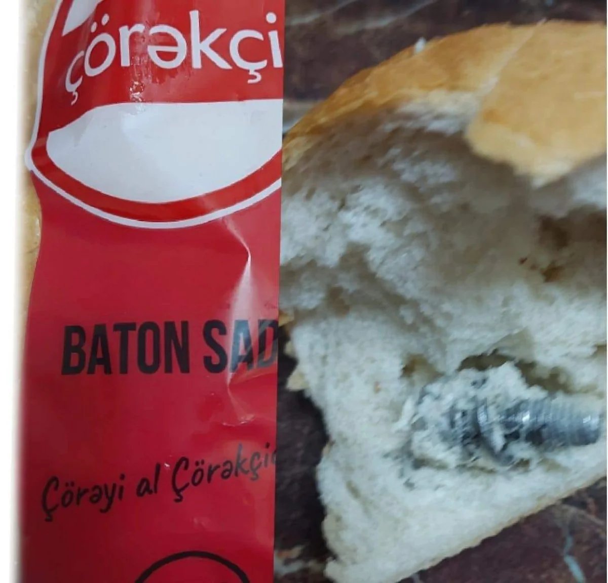 Bakıda çörəyin içərisindən bolt çıxıb, araşdırmalara başlanılıb