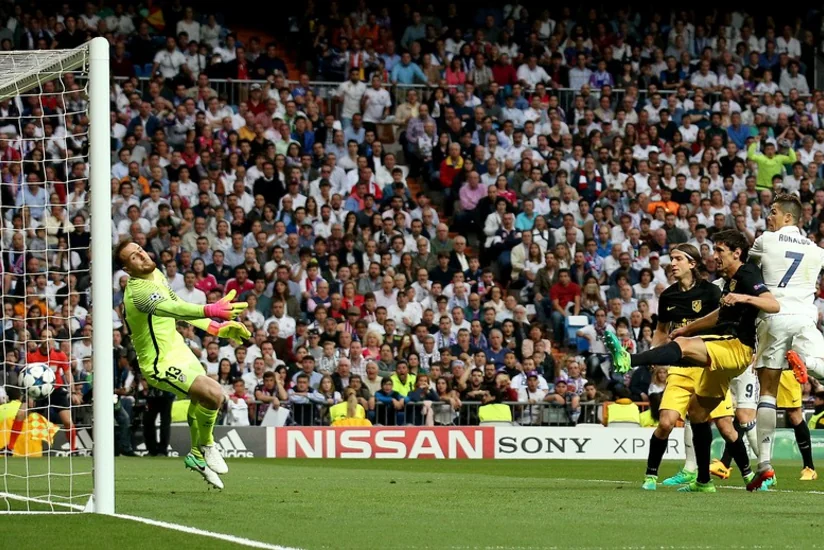 Ronaldu ÇL tarixində ardıcıl iki play-off matçında het-trik edən ilk futbolçu olub