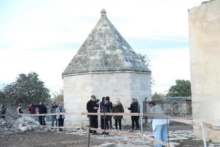Türkiyəli səyyahlar Ağdamda İmarət kompleksinə baş çəkiblər