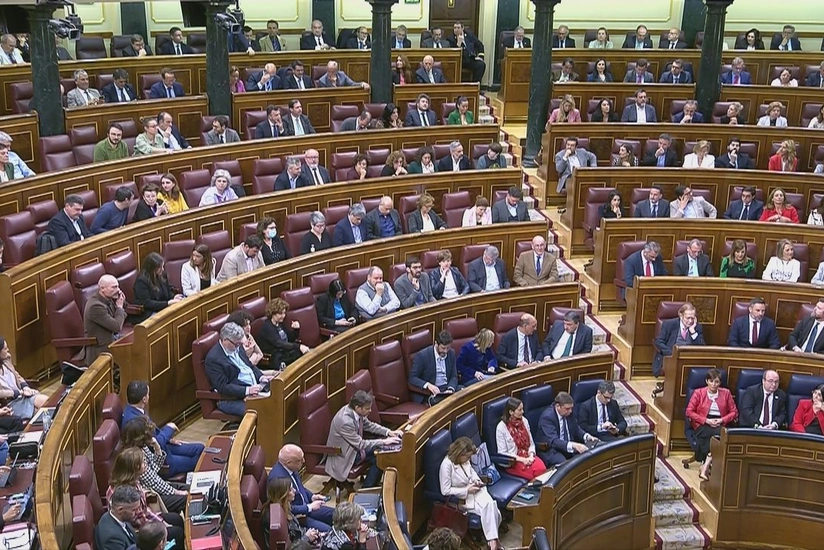 Парламент Испании отклонил предложение о вынесении вотума недоверия премьеру