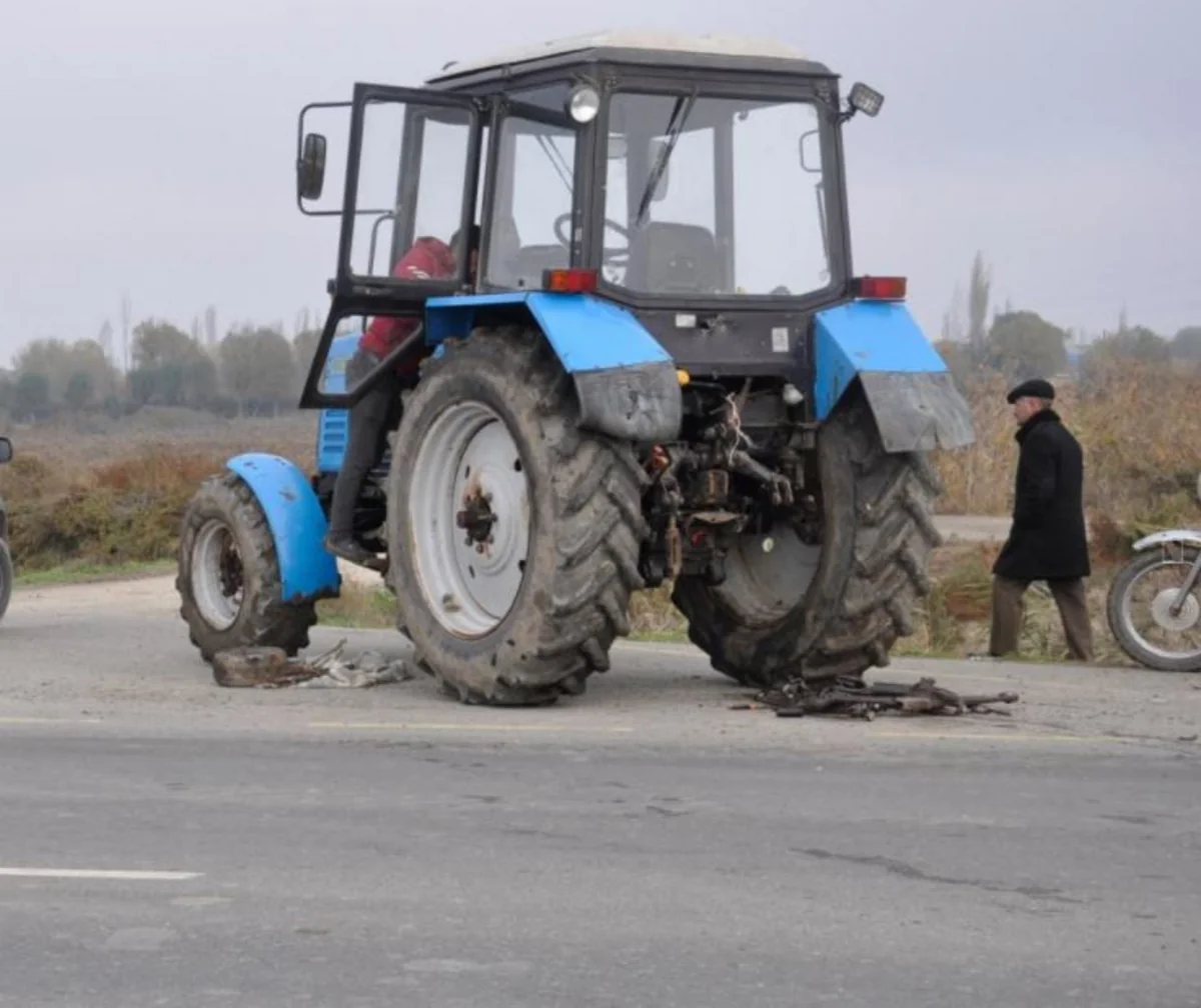 Xızıda yük avtomobili ilə traktor toqquşub, ölən var