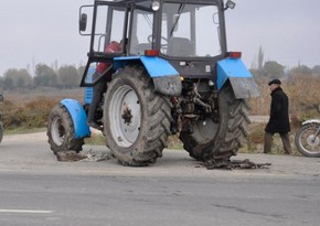 Xızıda yük avtomobili ilə traktor toqquşub, ölən var