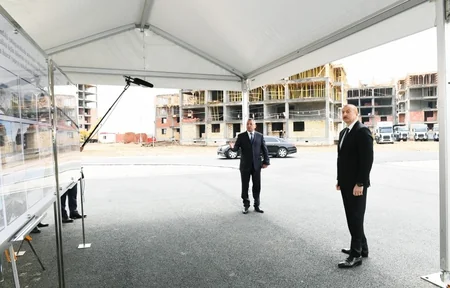 Prezident məcburi köçkünlər üçün binalarda tikinti işlərinin gedişi ilə tanış olub - YENİLƏNİB