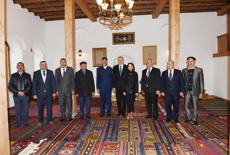 Prezident İlham Əliyev Şamaxının Dəmirçi kəndində görülən işlərlə tanış olub