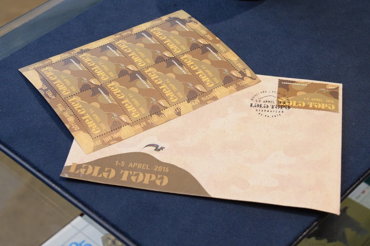 Azərbaycanda aprel döyüşlərinin 3 illiyinə həsr olunmuş poçt markalarının təqdimatı keçirilib
