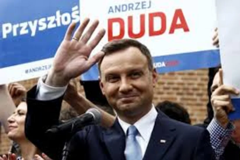 Президент Польши оштрафован за неправильную парковку