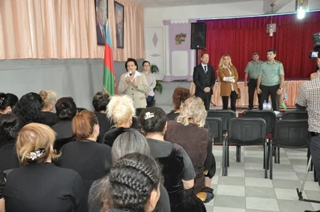 Bakıdakı qadın həbsxanasında məhkumlara konsert verilib