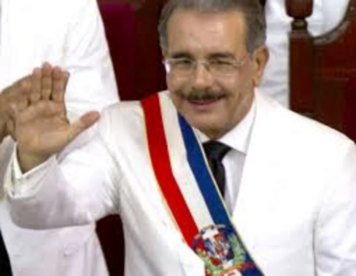 Тысячи доминиканцев выступили против намерения президента переизбраться на второй срок