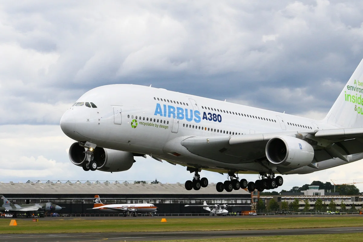 Airbus может сократить не менее 15 000 рабочих мест