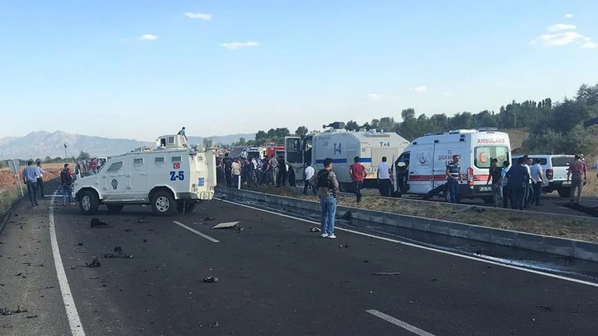 6 officers killed, 3 injured in PKK terror attack in eastern Turkey - VIDEO