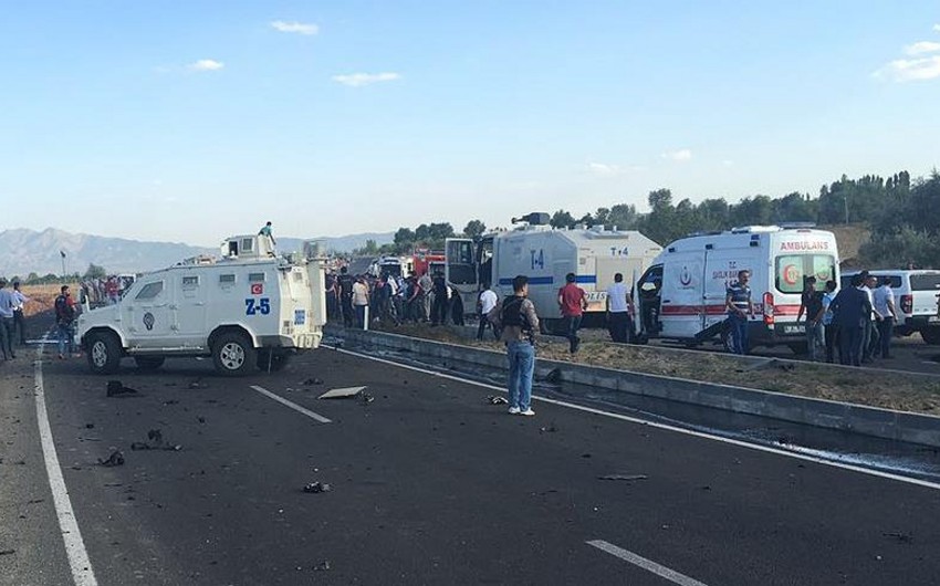 Türkiyədə terror aktı törədilib, 6 polis şəhid olub, 3-ü yaralanıb - VİDEO - YENİLƏNİB