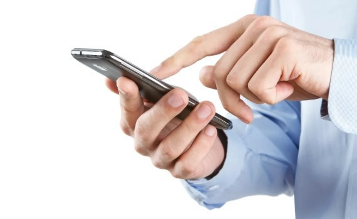 Xaricdən alınan mobil telefon xarab olduğu halda yenisi ilə əvəzlənsə 2-ci dəfə qeydiyyat rüsumu ödəməliyikmi? - ARAŞDIRMA