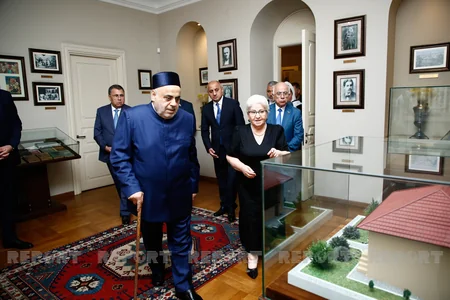 QMİ sədri Tbilisidə Azərbaycan Mədəniyyəti Muzeyini ziyarət edib