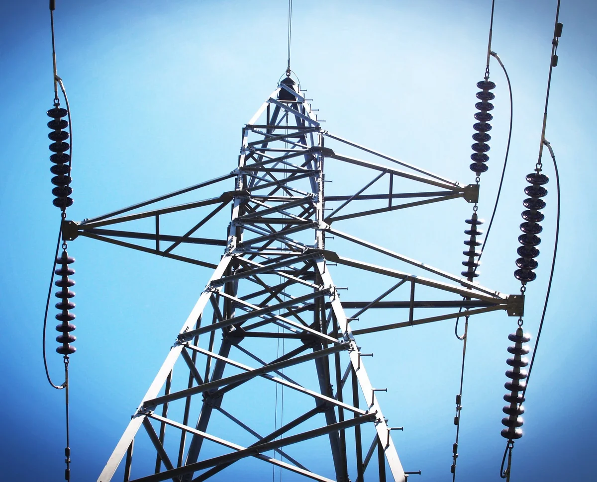 Azərişıq elektrik xəttinə qanunsuz qoşulmalar aşkar edib