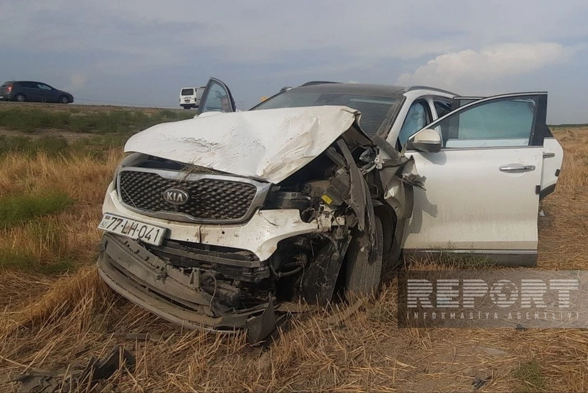 Kürdəmirdə sürücü qəza törədib, həyat yoldaşı və oğlu xəsarət alıb