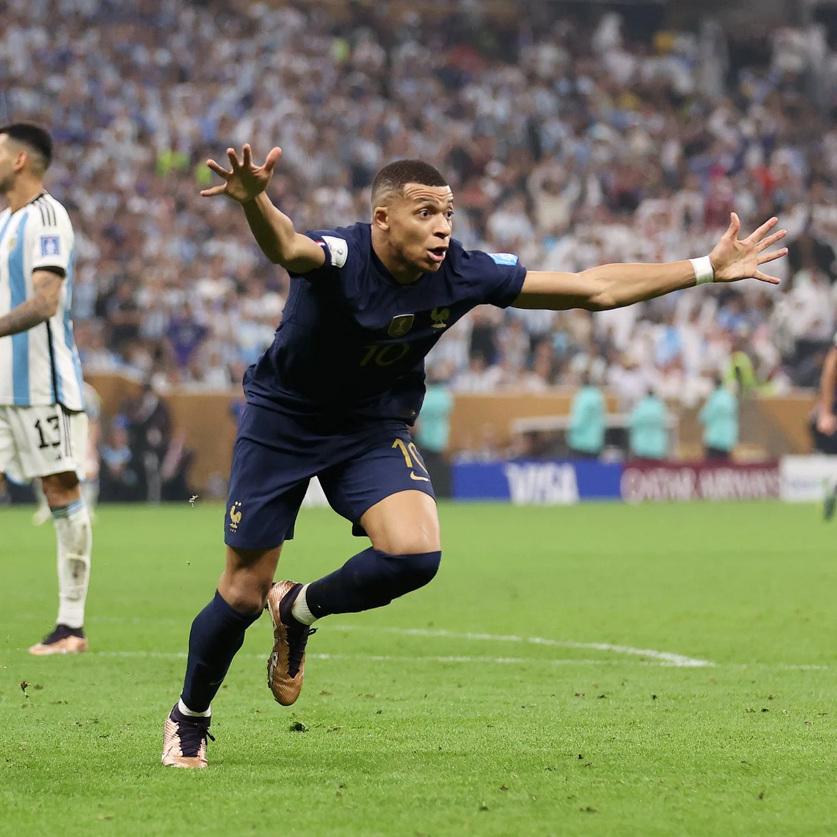 DÇ-2022: Mbappe Klinsmana çatıb, iki futbolçunu geridə qoyub