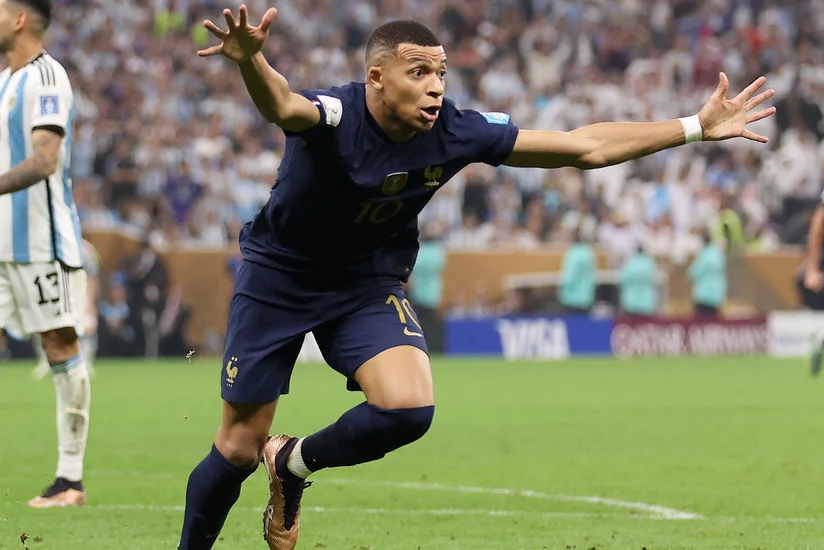 DÇ-2022: Mbappe Klinsmana çatıb, iki futbolçunu geridə qoyub