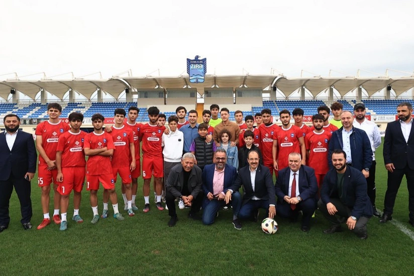 Mesut Özil Zirə klubunun qonağı olub