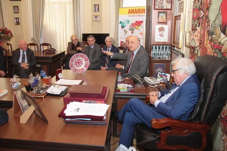 Xalq yazıçısı Anara Prezidentin Fəxri diplomu təqdim edilib