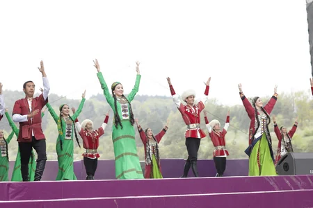 Cıdır düzündə “Xarıbülbül” festivalının açılış konserti olub