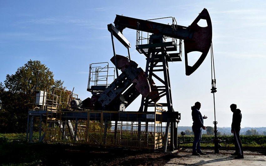 Oil falling in price after last week's growth