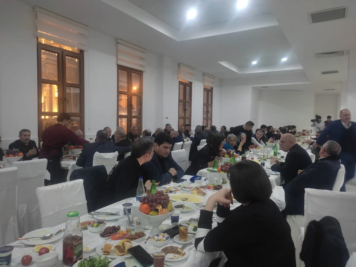 Şəhid ailələri və qazilər üçün iftar süfrəsi təşkil edilib