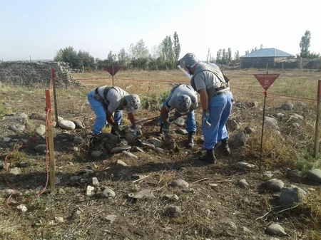 ANAMA 4 partlayış yerinə baxış keçirib, partlamış hərbi sursatın qalıqları aşkarlanıb