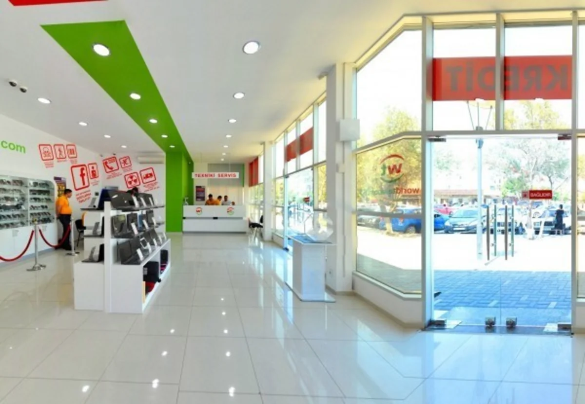 World Telecomun satıcısı mağazadan 2900 manatlıq telefon oğurlayıb