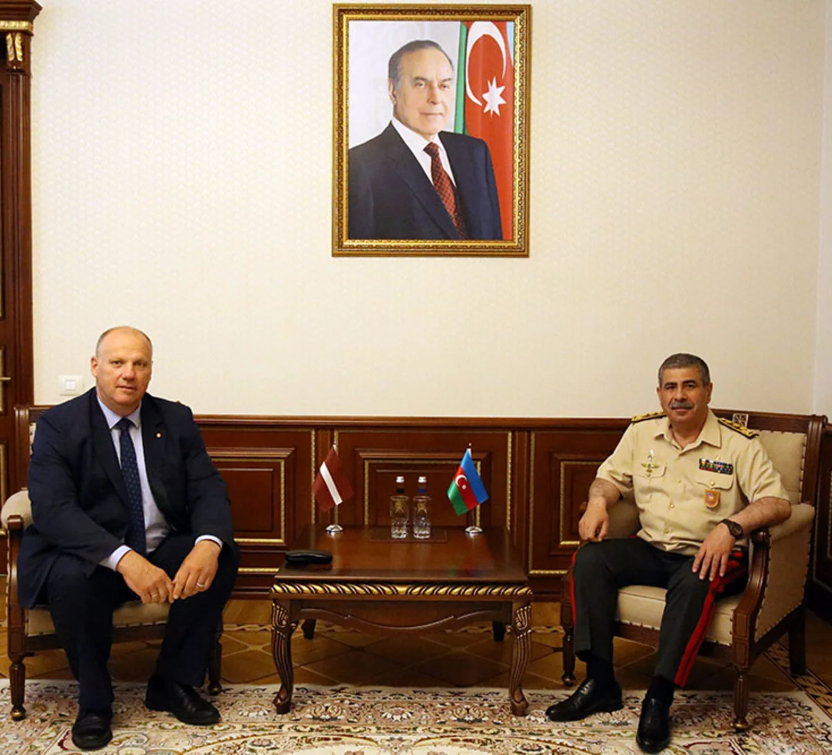 Zakir Hasanov meets with Latvian delegation member to NATO PA