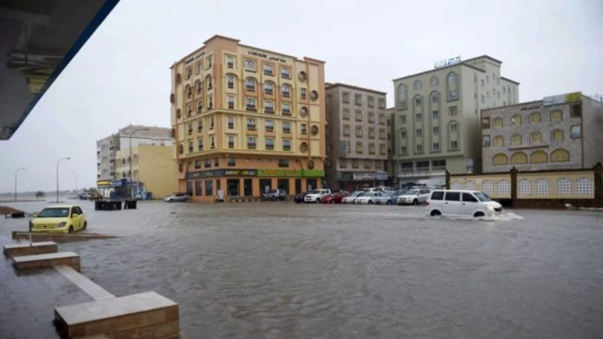 В Омане во время циклона погиб ребенок