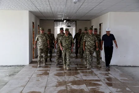 Azərbaycanın müdafiə naziri cəbhə bölgəsindəki hərbi hissələrdə olub