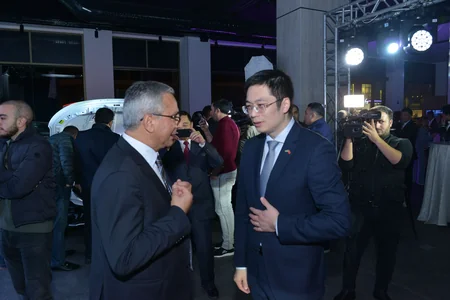 ONVOLT elektromobil satış-sərgi salonunu və SKYWELL ET5 modelini təqdim edib