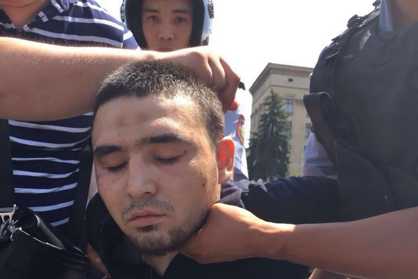 В Алматы задержан один из стрелявших по полицейским - ВИДЕО
