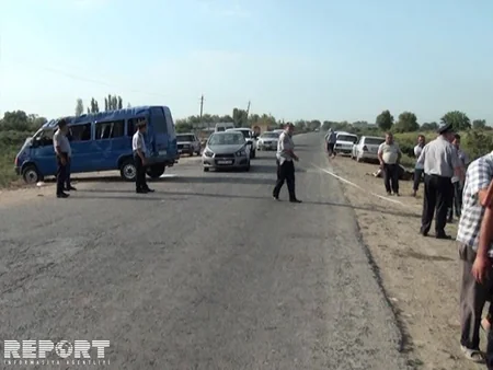 ​Salyanda mikroavtobus aşıb, 10 nəfər yaralanıb - YENİLƏNİB - SİYAHI