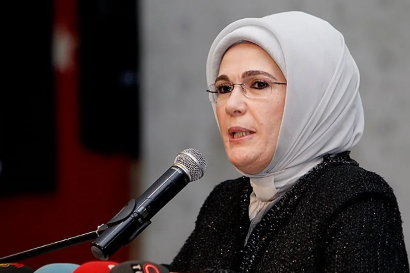 ​Türkiyə prezidentinin xanımı qəzetə qarşı qaldırdığı məhkəməni udub